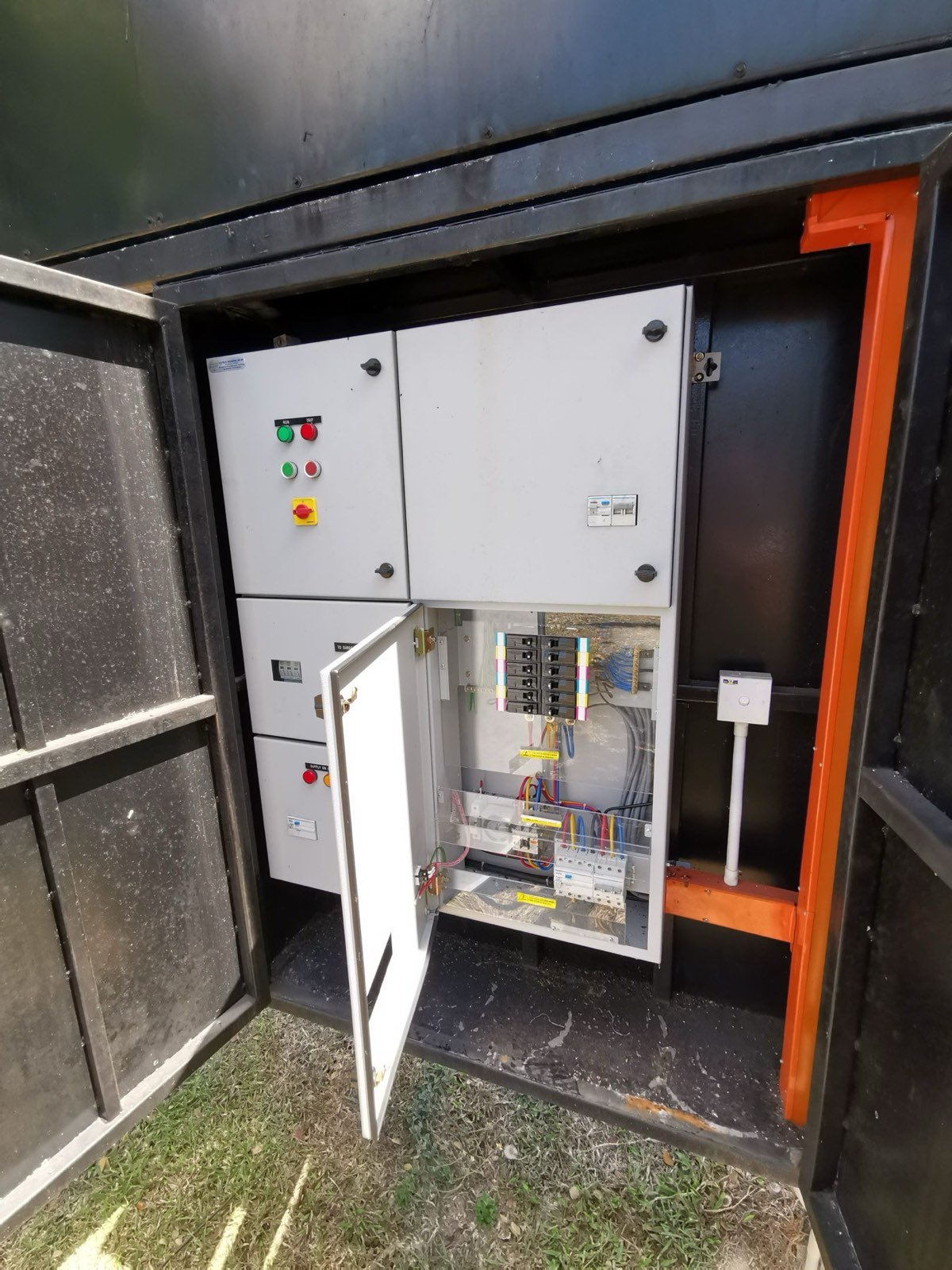 Building Power Distribution System installation by Hwa Lee, photo 2