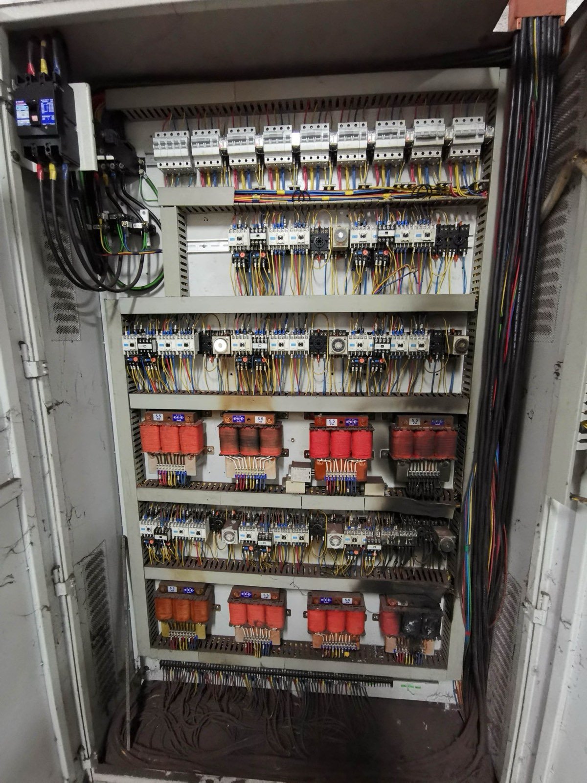 Building Power Distribution System installation by Hwa Lee, photo 3