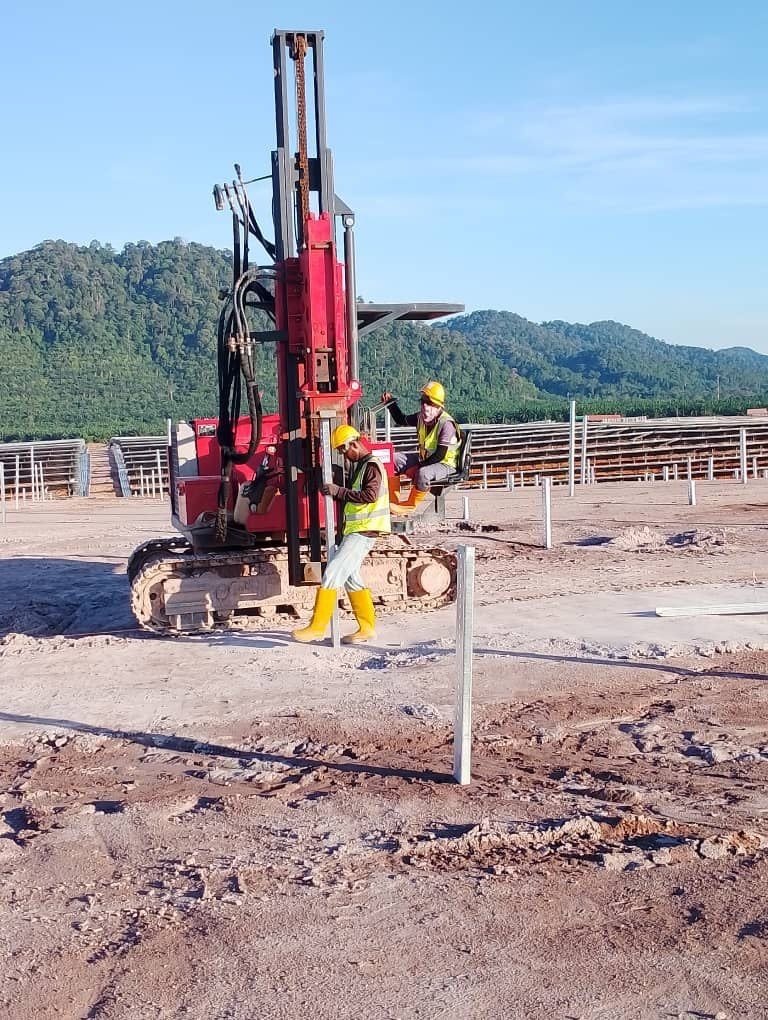 Hwa Lee solar site: Piling