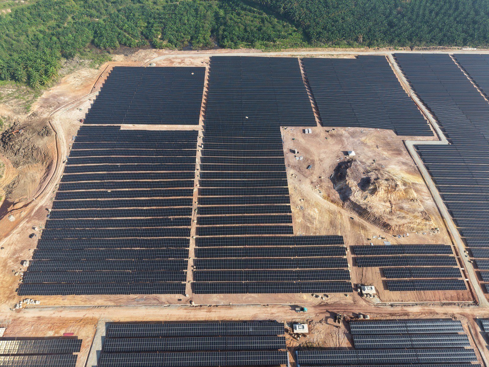 Hwa Lee solar site: Large scale solar