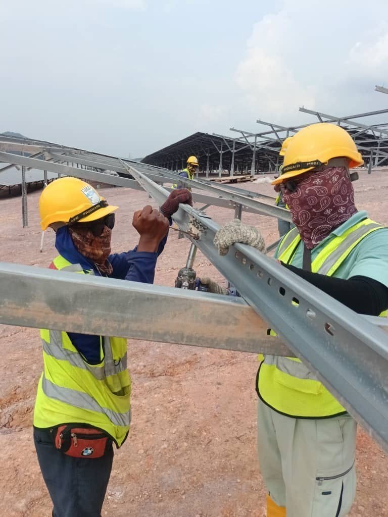 Hwa Lee solar site: Teamwork
